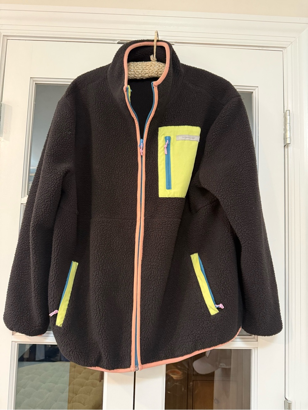 Women’s Sherpa Jacket with Contrast Pockets - Black & Neon Yellow